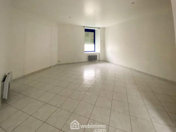 Immeuble 131 m² à Saint-Vincent-Sterlanges 85110