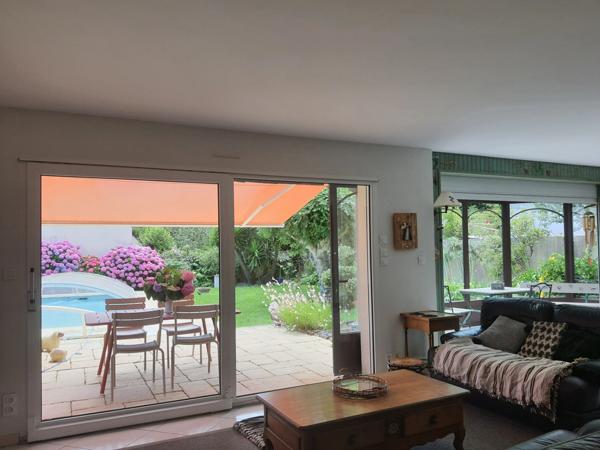 Maison bord de mer à vendre 9 pièces QUIBERON (56) avec piscine.
