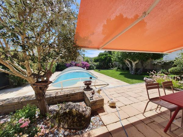 Maison bord de mer à vendre 9 pièces QUIBERON (56) avec piscine.