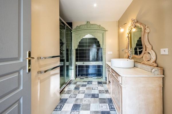 Ancien couvent du XVII ème siècle restauré en maison familiale bourgeoise