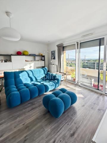 LE RELECQ-KERHUON - Appartement T4 avec vue mer, terrasse/balcon de 20 m², garage et cave !