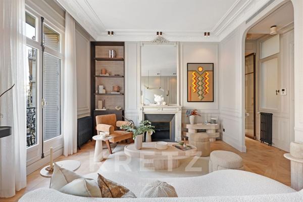 Paris 16ᵉ – Chaillot – Élégant 3 pièces  de prestige avec balcon filant