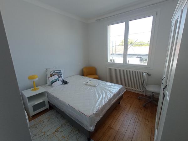 A LOUER A L'ANNEE A CHALLANS CHAMBRE MEUBLEE