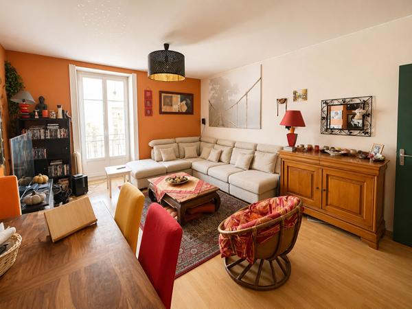 Immeuble Nantes 8 pièce(s) 301.66 m2