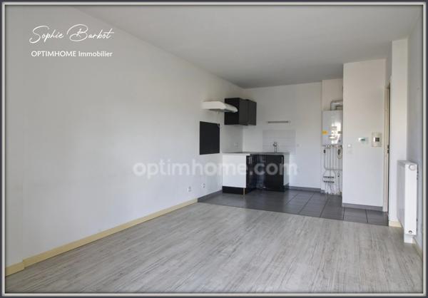 BASSIN D'ARCACHON - GUJAN MESTRAS - Location vide Appartement T2 + 2 places de parking, A SAISIR