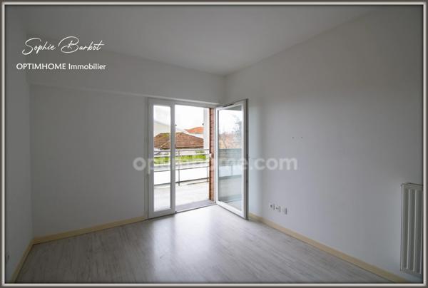 BASSIN D'ARCACHON - GUJAN MESTRAS - Location vide Appartement T2 + 2 places de parking, A SAISIR