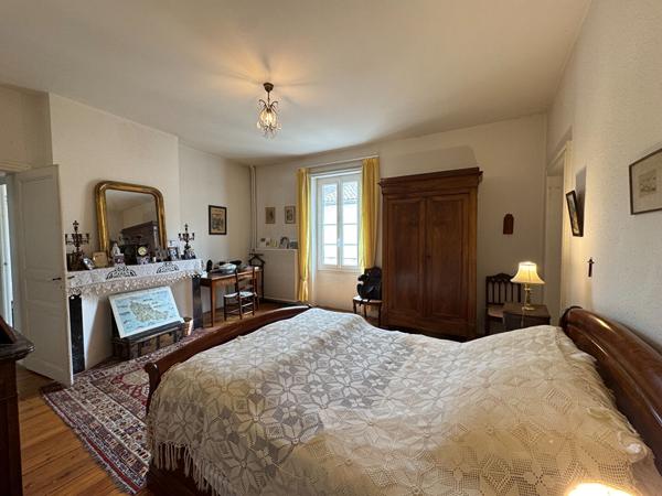 LABASTIDE DE LEVIS . MAISON DE +/-188 M²