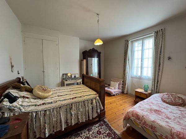 LABASTIDE DE LEVIS . MAISON DE +/-188 M²