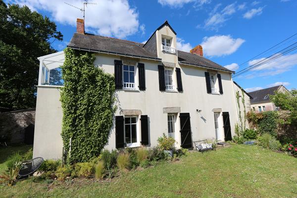 Maison Herbignac 9 pièce(s) 132.29 m² - Au calme, ancien presbytère, 132 m² habitables