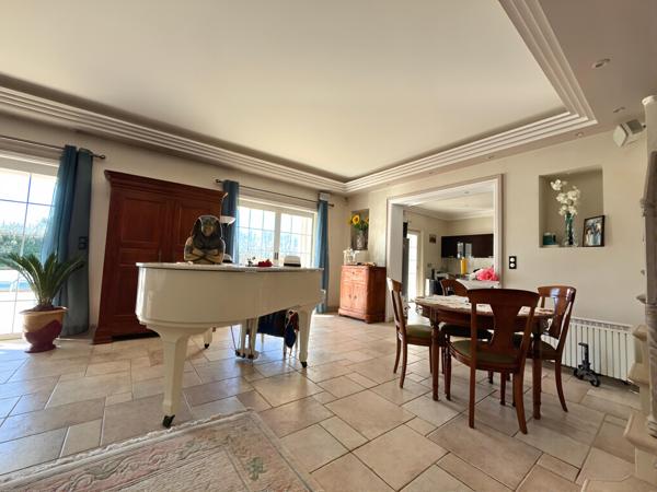 Trans en Provence villa 286 m² piscine couverte