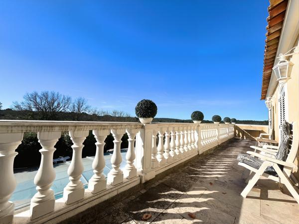 Trans en Provence villa 286 m² piscine couverte