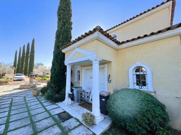 Trans en Provence villa 286 m² piscine couverte