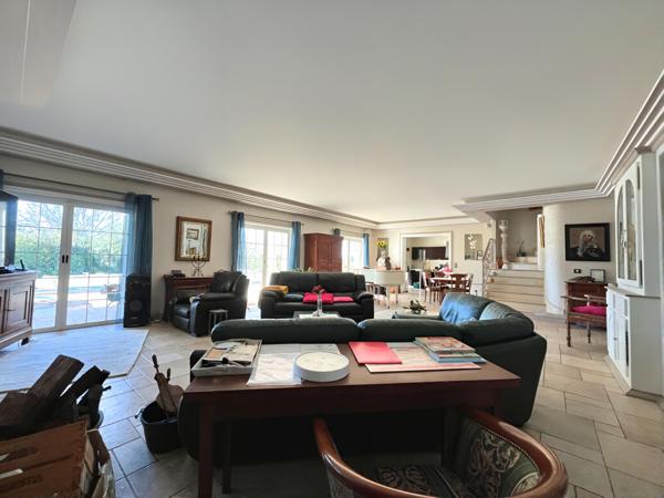 Trans en Provence villa 286 m² piscine couverte