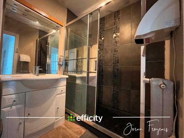 Appartement
         4 pièces
        - 65 m² 234 000 € *