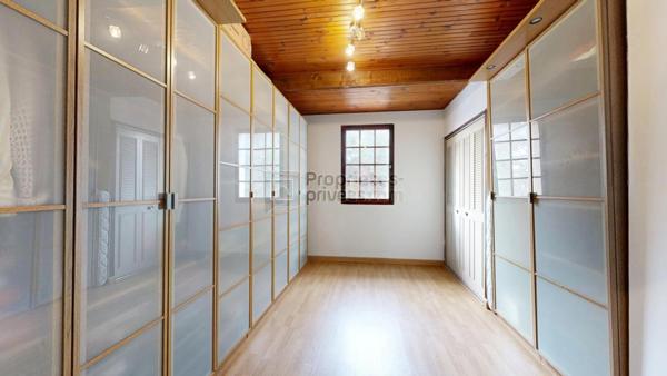 Maison MONTJOIRE 9 pièce(s) 260 m2