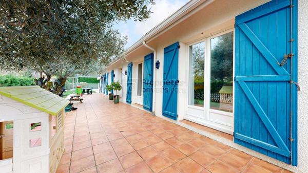 Maison MONTJOIRE 9 pièce(s) 260 m2