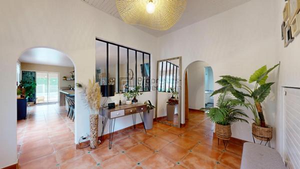 Maison MONTJOIRE 9 pièce(s) 260 m2