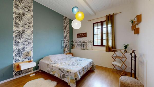 Maison MONTJOIRE 9 pièce(s) 260 m2