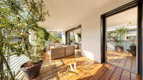 Appartement T5, Double Balcon, Garage Double, Résidence Chateau Gagneur 01170 Gex