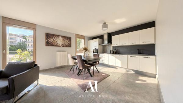 Appartement T5, Double Balcon, Garage Double, Résidence Chateau Gagneur 01170 Gex