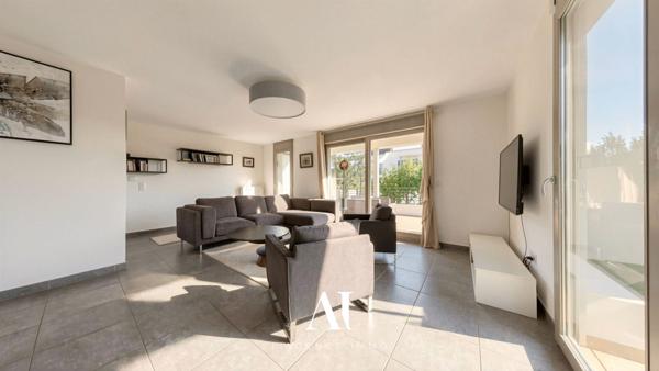 Appartement T5, Double Balcon, Garage Double, Résidence Chateau Gagneur 01170 Gex