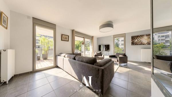 Appartement T5, Double Balcon, Garage Double, Résidence Chateau Gagneur 01170 Gex