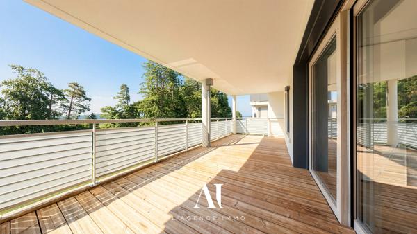 Appartement T5, Double Balcon, Garage Double, Résidence Chateau Gagneur 01170 Gex