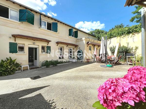 A vendre Dreux Maison individuelle avec charme, 6 pièces 4 chambres, dépendance, jardin, parking, au calme proche commerces écoles