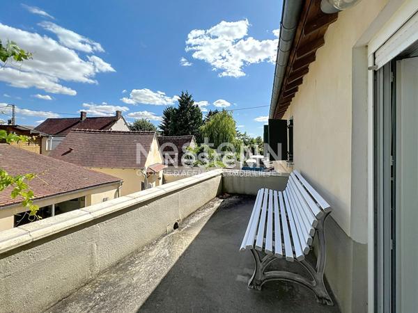 A vendre Dreux Maison individuelle avec charme, 6 pièces 4 chambres, dépendance, jardin, parking, au calme proche commerces écoles