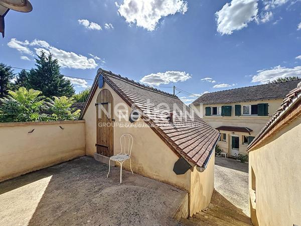A vendre Dreux Maison individuelle avec charme, 6 pièces 4 chambres, dépendance, jardin, parking, au calme proche commerces écoles