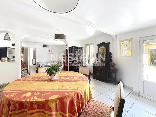 A vendre Dreux Maison individuelle avec charme, 6 pièces 4 chambres, dépendance, jardin, parking, au calme proche commerces écoles