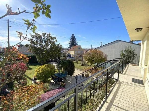 Vente                                                      Maison
                        
                     5 pièces                      125 m2                     à Thorigny-sur-Marne