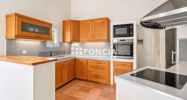 À vendre Maison 7 pièces 214.8 m² - Nîmes 30900