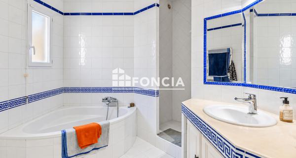 À vendre Maison 7 pièces 214.8 m² - Nîmes 30900