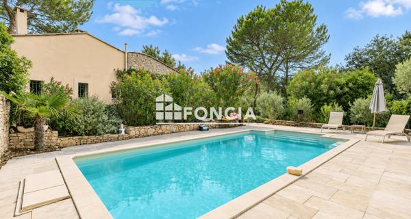 À vendre Maison 7 pièces 214.8 m² - Nîmes 30900