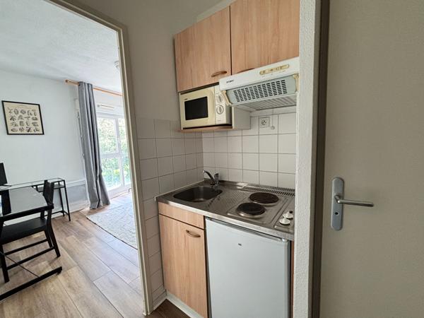 Studio  B113 meublé confortable à Orléans sud, à deux pas du tramway