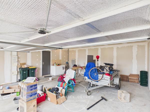 A LOUER MAISON FAMILIALE PLAIN-PIED – 3 CHAMBRES – GARAGE DOUBLE – 1500 M2 DE TERRAIN