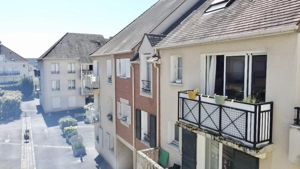 Montlhéry (91310) APPARTEMENT F4 EN DUPLEX - 103 M2 AU SOL - BALCON - GARAGE - EXCELLENT ETAT