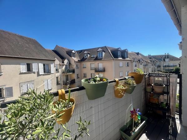 Montlhéry (91310) APPARTEMENT F4 EN DUPLEX - 103 M2 AU SOL - BALCON - GARAGE - EXCELLENT ETAT