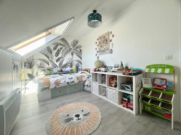 Montlhéry (91310) APPARTEMENT F4 EN DUPLEX - 103 M2 AU SOL - BALCON - GARAGE - EXCELLENT ETAT