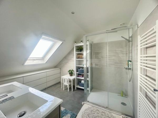 Montlhéry (91310) APPARTEMENT F4 EN DUPLEX - 103 M2 AU SOL - BALCON - GARAGE - EXCELLENT ETAT