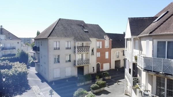 Montlhéry (91310) APPARTEMENT F4 EN DUPLEX - 103 M2 AU SOL - BALCON - GARAGE - EXCELLENT ETAT