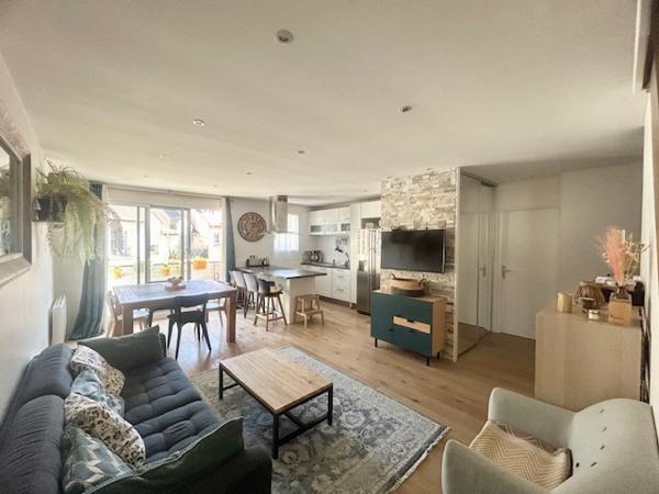 Montlhéry (91310) APPARTEMENT F4 EN DUPLEX - 103 M2 AU SOL - BALCON - GARAGE - EXCELLENT ETAT