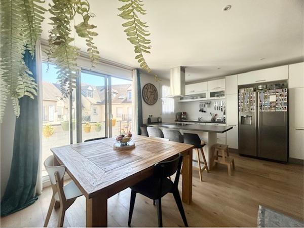 Montlhéry (91310) APPARTEMENT F4 EN DUPLEX - 103 M2 AU SOL - BALCON - GARAGE - EXCELLENT ETAT