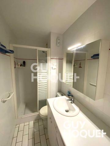 À louer à l'année ? Studio meublé avec balcon et vue mer à Canet Sud