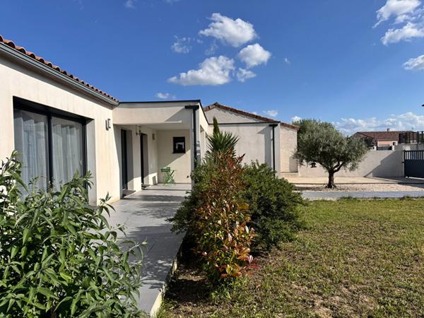 Pavillon récent de 145 m² à 10 min de Carcassonne avec vue, jardin et garage