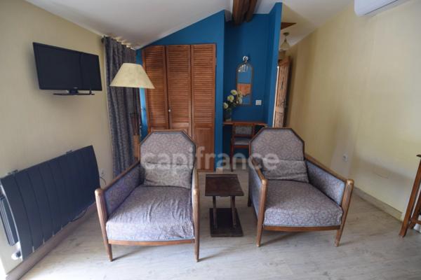 Propriété - une maison d'habitation - 5 chambres d'hôtes - 2 appartements en location sur plus de 1 hectare à SAINTE BAZEILLE (47)