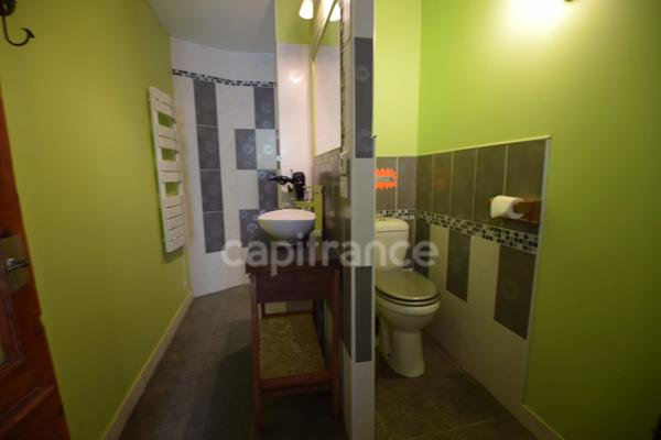 Propriété - une maison d'habitation - 5 chambres d'hôtes - 2 appartements en location sur plus de 1 hectare à SAINTE BAZEILLE (47)