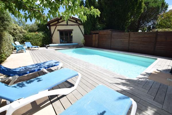 Propriété - une maison d'habitation - 5 chambres d'hôtes - 2 appartements en location sur plus de 1 hectare à SAINTE BAZEILLE (47)