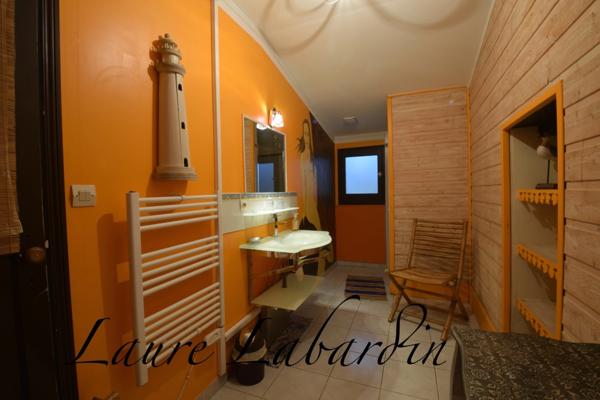Propriété - une maison d'habitation - 5 chambres d'hôtes - 2 appartements en location sur plus de 1 hectare à SAINTE BAZEILLE (47)
